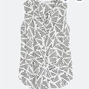 Collective Concepts Clarette Sleeveless Split Neck Geometric Blouse